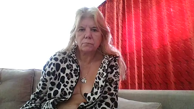 Snapshot of TrustfulVampire1 chatting on January 18, 12:15 pm TrustfulVampire1 online show from January 18, 12:15 pm