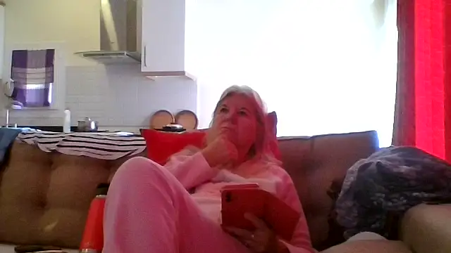 Snapshot of TrustfulVampire1 chatting on December 3, 6:10 am TrustfulVampire1 online show from December 3, 6:10 am