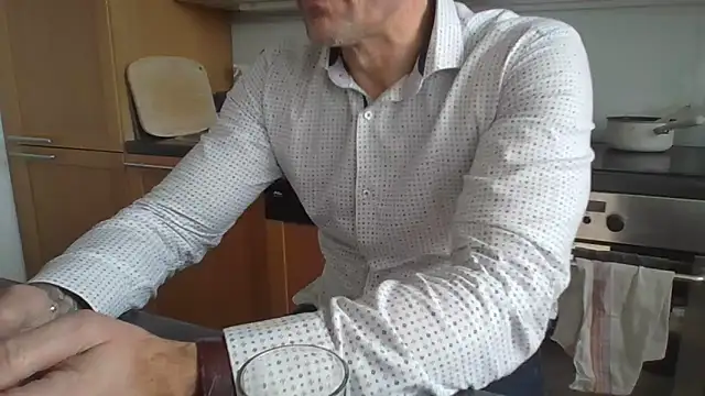 jouet75 online show from March 23, 12:53 pm