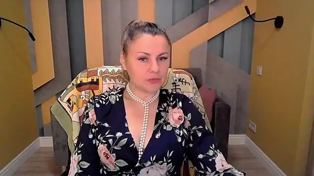 Candy Long online show from October 14, 5:30 am