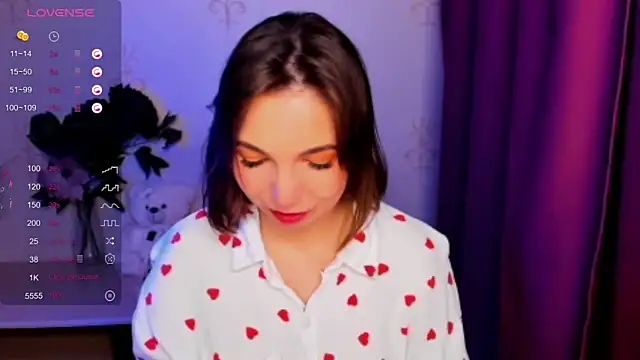 KindHazelHere  online show from January 8, 7:05 pm