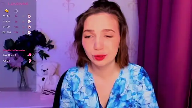 KindHazelHere  online show from January 15, 8:12 pm