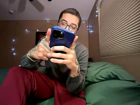 Bwcjoshbanks online show from November 24, 3:17 am