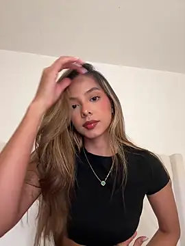 Bella cutte  online show from November 23, 10:53 pm