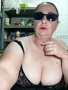 Snapshot of eroticjessitop chatting on June 24, 9:14 pm eroticjessitop online show from June 24, 9:14 pm
