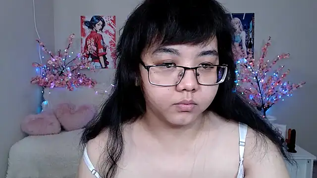 Snapshot of Moertomlly chatting on February 1, 4:11 am Moertomlly online show from February 1, 4:11 am