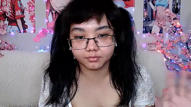 Snapshot of Moertomlly chatting on February 15, 7:51 am Moertomlly online show from February 15, 7:51 am