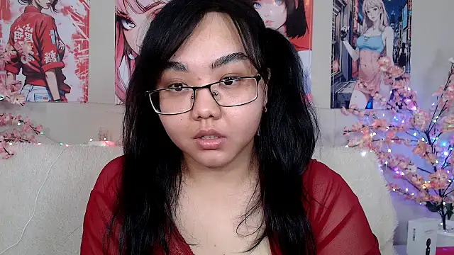 Snapshot of Moertomlly chatting on February 19, 5:47 am Moertomlly online show from February 19, 5:47 am