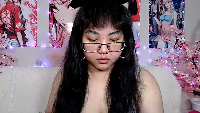 Snapshot of Moertomlly chatting on February 20, 5:15 am Moertomlly online show from February 20, 5:15 am