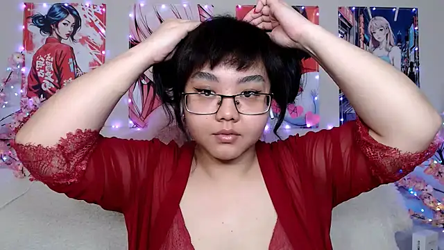 Snapshot of Moertomlly chatting on February 23, 5:16 am Moertomlly online show from February 23, 5:16 am