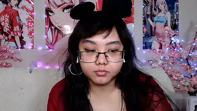 Snapshot of Moertomlly chatting on February 24, 6:11 am Moertomlly online show from February 24, 6:11 am