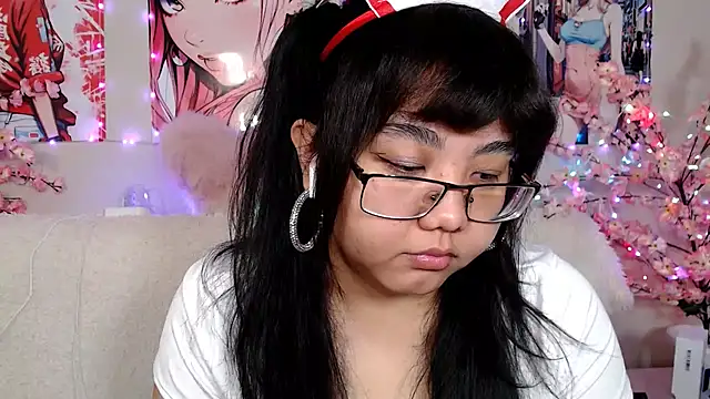 Snapshot of Moertomlly chatting on February 27, 3:50 am Moertomlly online show from February 27, 3:50 am