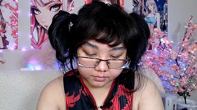 Snapshot of Moertomlly chatting on February 28, 4:02 am Moertomlly online show from February 28, 4:02 am