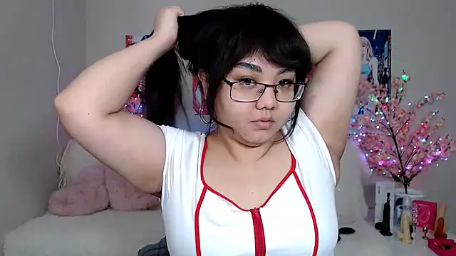 Snapshot of Moertomlly chatting on March 13, 4:30 am Moertomlly online show from March 13, 4:30 am