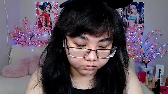 Snapshot of Moertomlly chatting on March 27, 4:07 am Moertomlly online show from March 27, 4:07 am