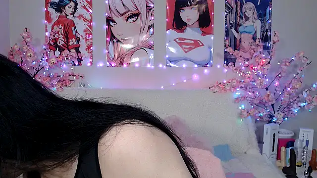 Snapshot of Moertomlly chatting on April 4, 3:05 am Moertomlly online show from April 4, 3:05 am