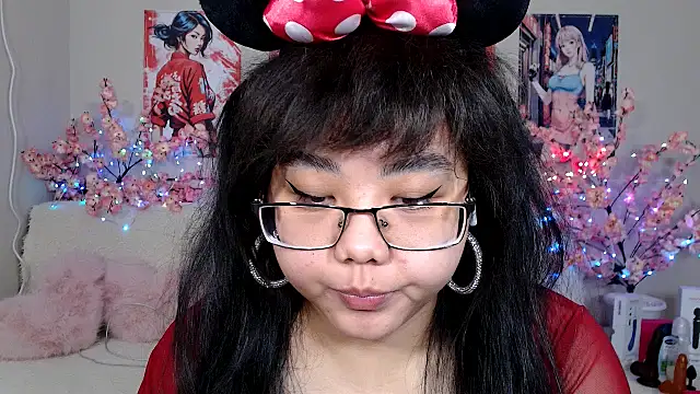 Snapshot of Moertomlly chatting on April 6, 4:46 am Moertomlly online show from April 6, 4:46 am