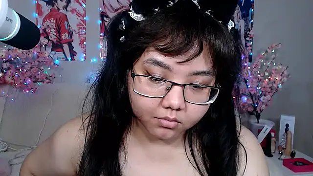 Snapshot of Moertomlly chatting on July 14, 10:21 am Moertomlly online show from July 14, 10:21 am