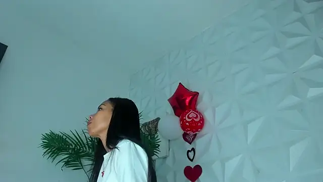 Snapshot of Hellen_Sky chatting on February 16, 7:10 pm Hellen Sky online show from February 16, 7:10 pm