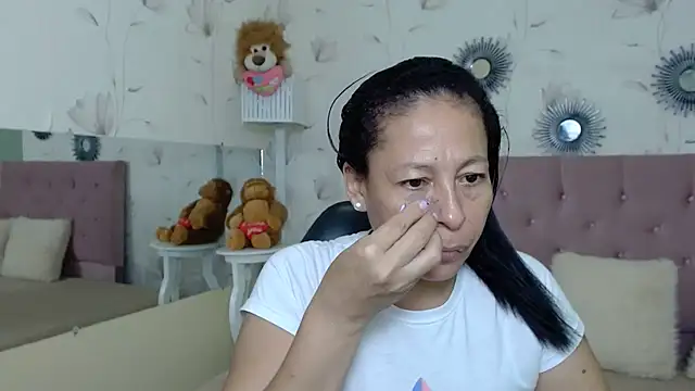 Snapshot of mature_martina chatting on January 21, 9:46 pm mature martina online show from January 21, 9:46 pm