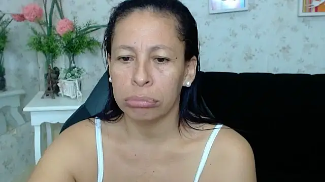 Snapshot of mature_martina chatting on January 26, 5:23 am mature martina online show from January 26, 5:23 am