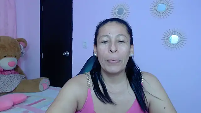 Snapshot of mature_martina chatting on February 1, 5:49 am mature martina online show from February 1, 5:49 am
