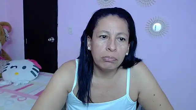 Snapshot of mature_martina chatting on February 4, 10:43 am mature martina online show from February 4, 10:43 am