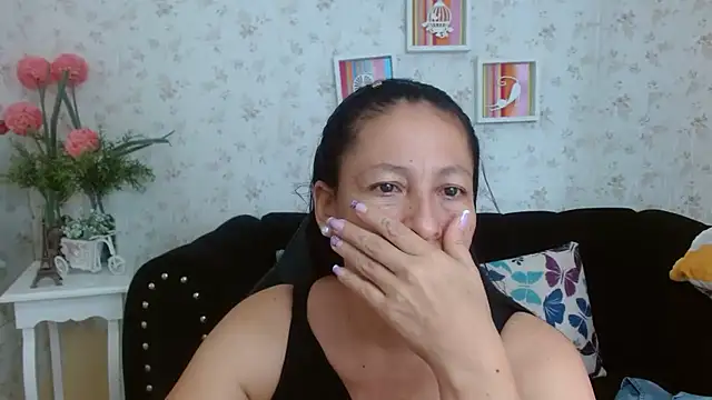 Snapshot of mature_martina chatting on February 7, 7:27 pm mature martina online show from February 7, 7:27 pm