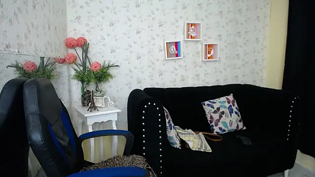 Snapshot of mature_martina chatting on February 10, 12:41 am mature martina online show from February 10, 12:41 am