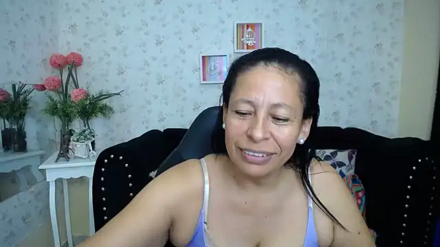 Snapshot of mature_martina chatting on February 15, 11:14 pm mature martina online show from February 15, 11:14 pm
