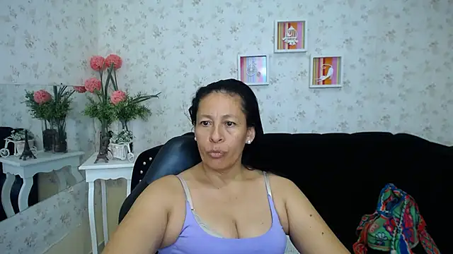 Snapshot of mature_martina chatting on February 16, 2:20 am mature martina online show from February 16, 2:20 am