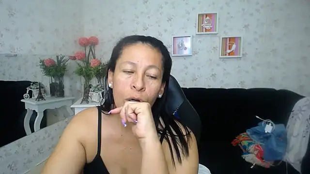 Snapshot of mature_martina chatting on February 16, 8:54 am mature martina online show from February 16, 8:54 am