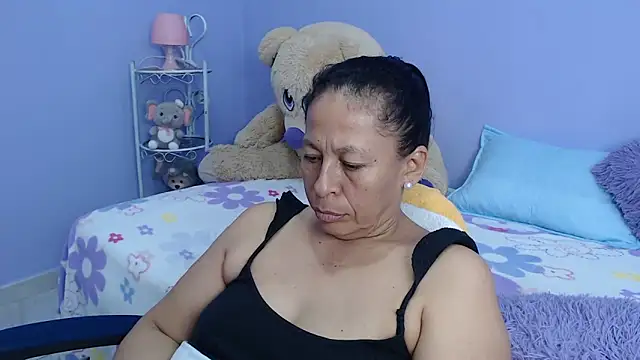 Snapshot of mature_martina chatting on February 23, 4:50 am mature martina online show from February 23, 4:50 am