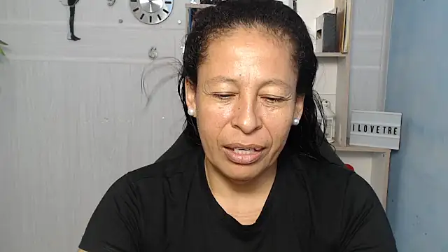 Snapshot of mature_martina chatting on March 6, 10:58 pm mature martina online show from March 6, 10:58 pm