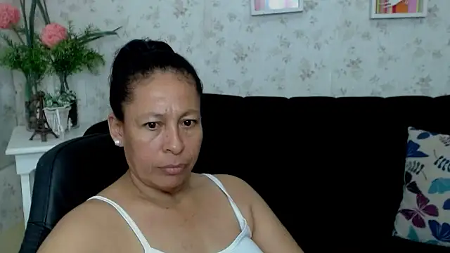 Snapshot of mature_martina chatting on March 8, 4:34 am mature martina online show from March 8, 4:34 am