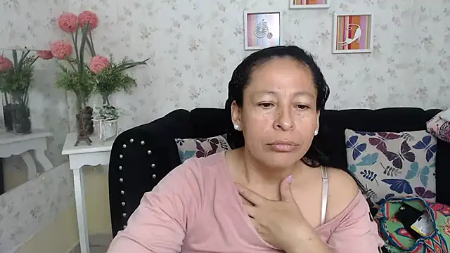 Snapshot of mature_martina chatting on March 13, 3:39 pm mature martina online show from March 13, 3:39 pm