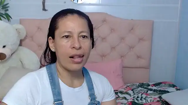 Snapshot of mature_martina chatting on September 9, 10:42 pm mature martina online show from September 9, 10:42 pm