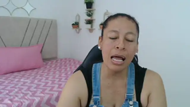 mature martina online show from April 9, 8:03 pm