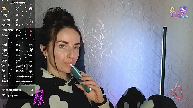 xx adrihanna xx online show from May 19, 4:35 pm