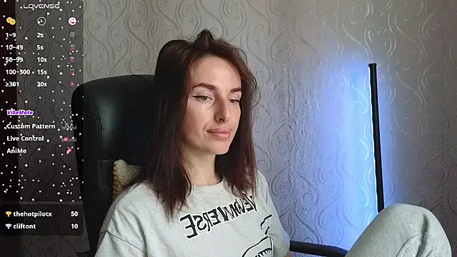 xx adrihanna xx online show from June 3, 7:00 am