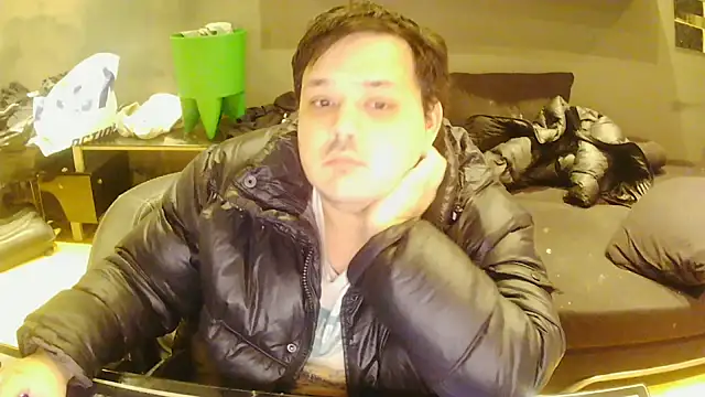 Bebemickey75 online show from November 16, 8:47 pm