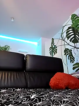 Snapshot of Ladykimberly_XOXO chatting on October 18, 8:53 pm Ladykimberly XOXO online show from October 18, 8:53 pm