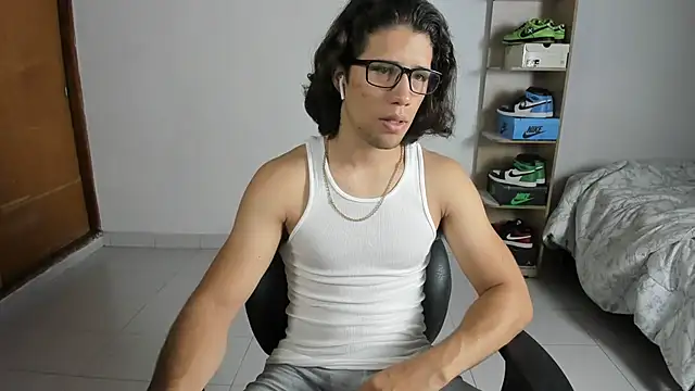 imtonny19 online show from February 5, 12:31 am