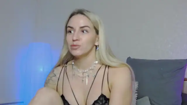SofiJames online show from January 18, 5:52 am
