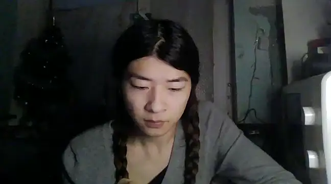 CarlyJoy online show from January 22, 1:00 pm
