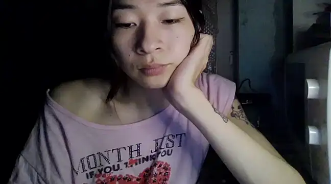 CarlyJoy online show from March 21, 5:45 pm