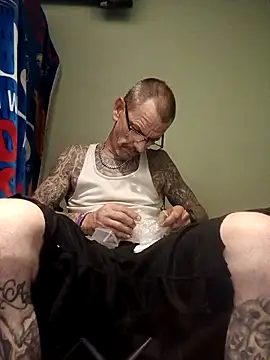 deepstroker42071 online show from November 15, 10:12 am