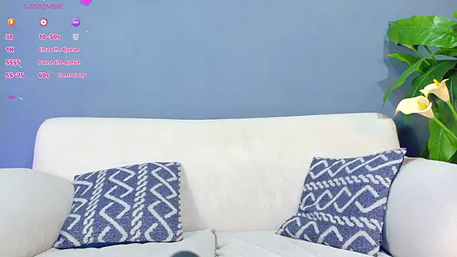 sofiaa ebony online show from October 11, 1:20 pm