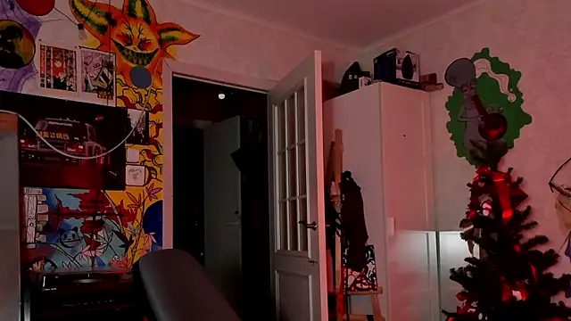 Sunny Mouse  online show from December 17, 4:35 pm