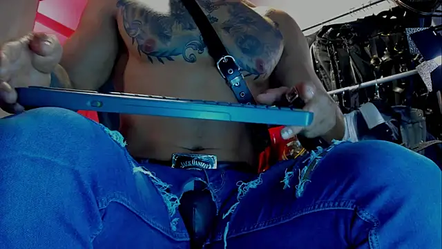 billyMayer  online show from December 25, 9:00 pm